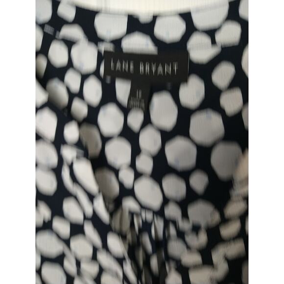 Lane Bryant Woman 18 Blouse Black White Blue V Neck Button Front Office Wear - Picture 4 of 11